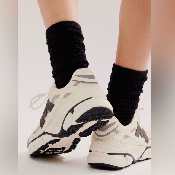 Karhu Super Fulcrum Sneakers Vanilla Ice Black NWOT - Picture 6 of 16